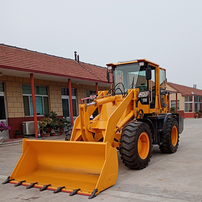 คุณภาพ 2500kg Mini Front End Loader ระบบควบคุมไฮดรอลิกอุตสาหกรรม 2050mm Wheel track โรงงาน